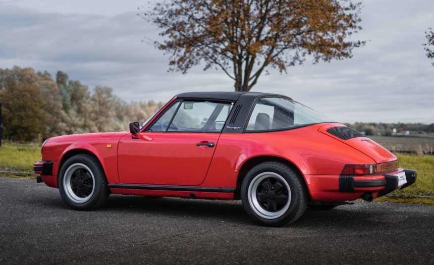 1982 PORSCHE 911 SC TARGA 3L0 BV5