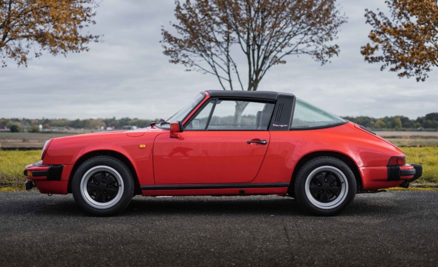 1982 PORSCHE 911 SC TARGA 3L0 BV5