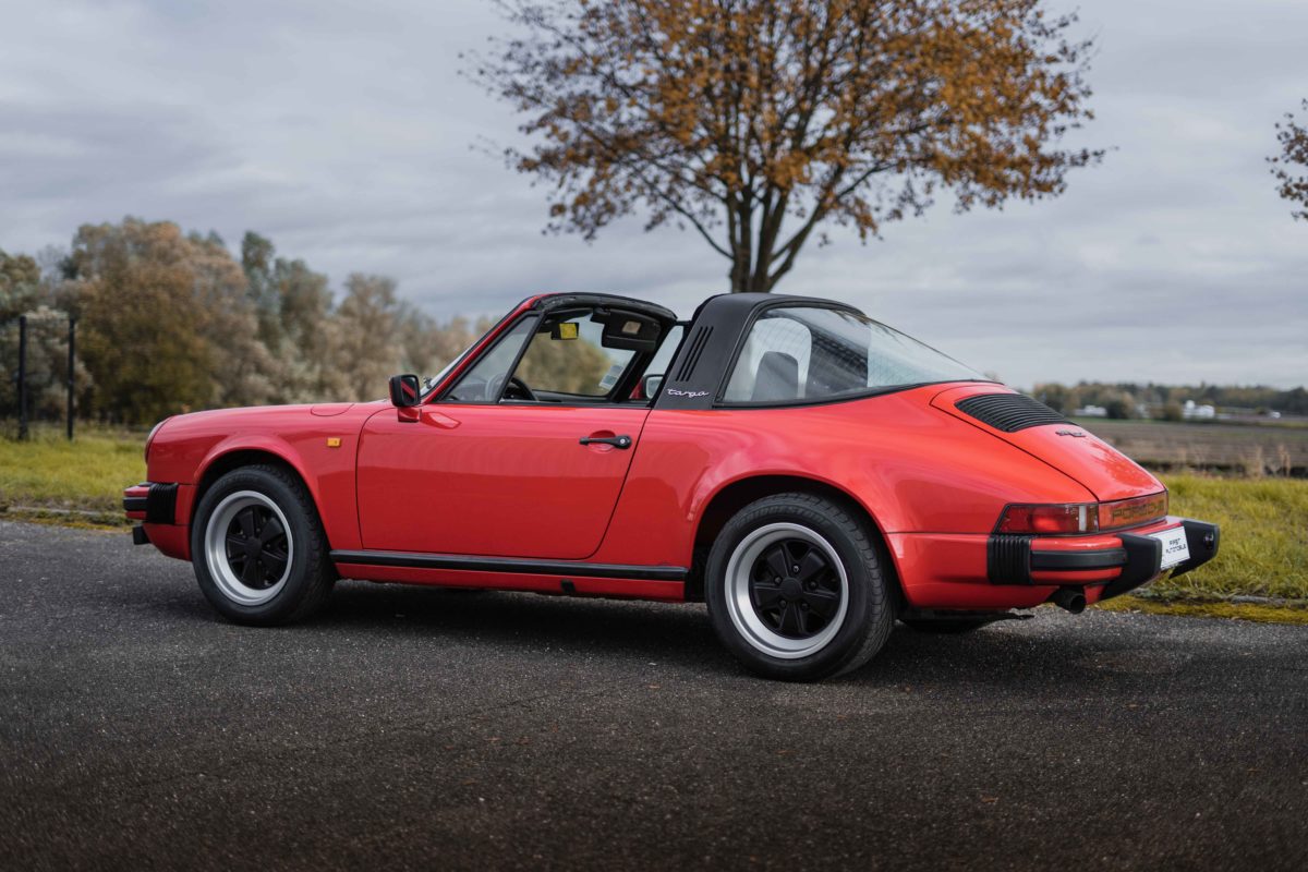 1982 PORSCHE 911 SC TARGA 3L0 BV5