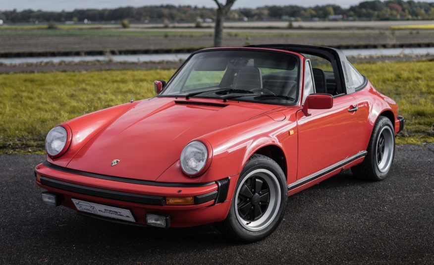 1982 PORSCHE 911 SC TARGA 3L0 BV5