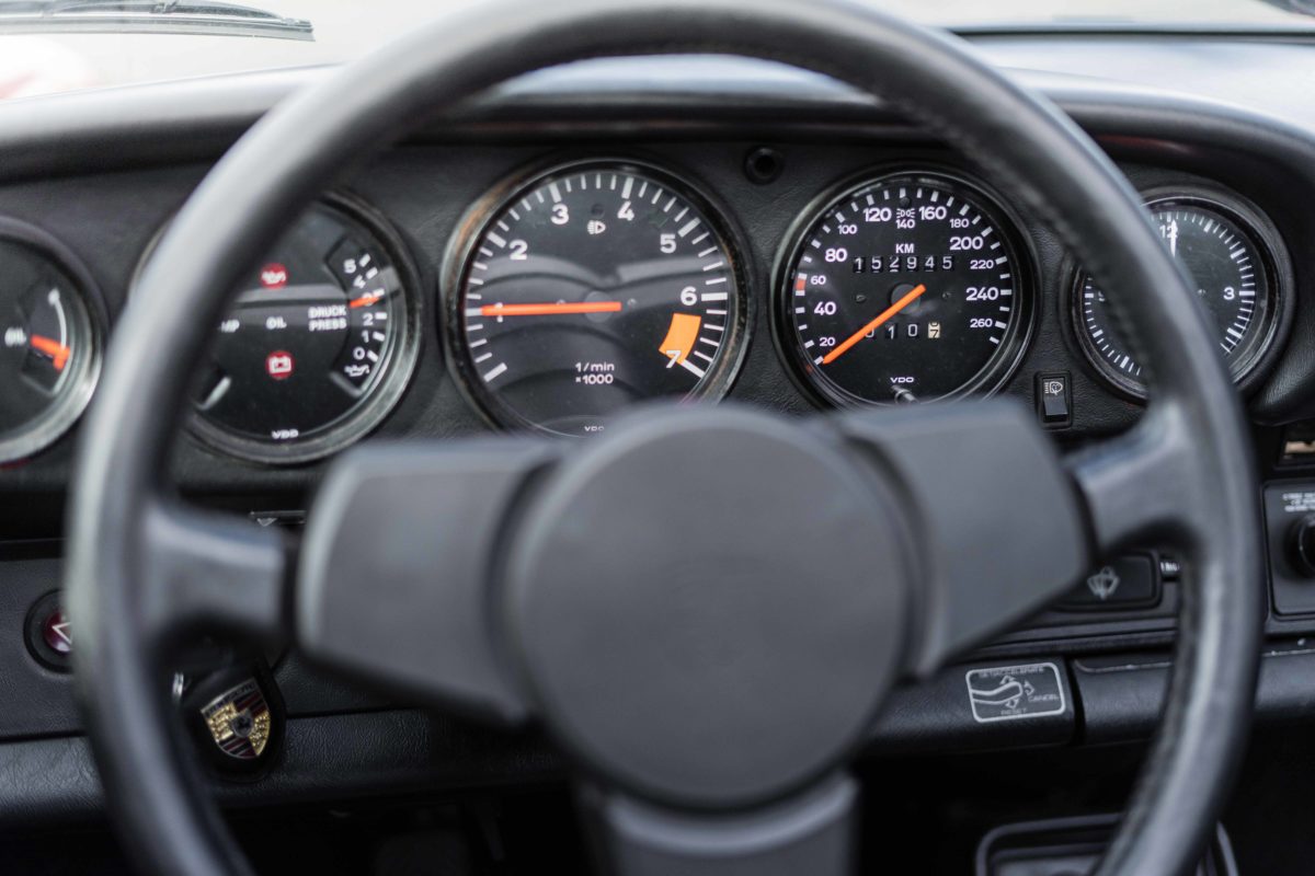 1982 PORSCHE 911 SC TARGA 3L0 BV5