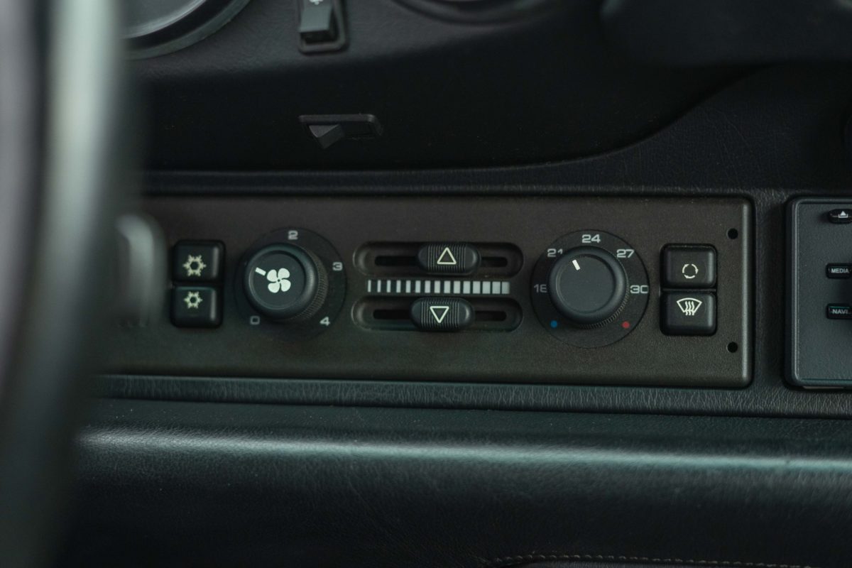 1991 PORSCHE 964 CARRERA 2 CABRIOLET 3L6 TIPTRONIC