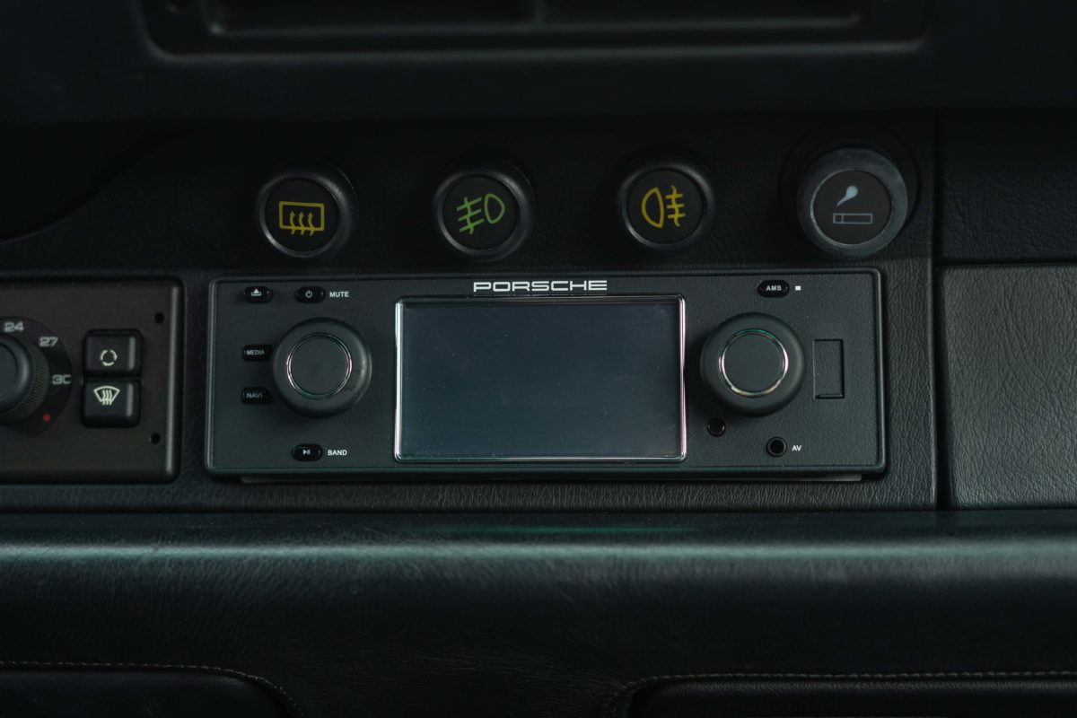 1991 PORSCHE 964 CARRERA 2 CABRIOLET 3L6 TIPTRONIC