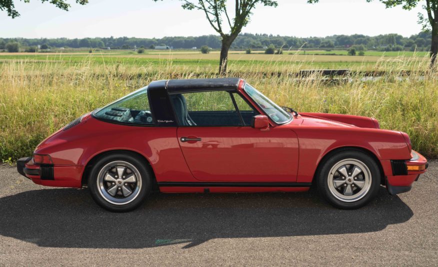 1985 PORSCHE 911 TARGA 3L2 BOITE 915 207CV BVM5