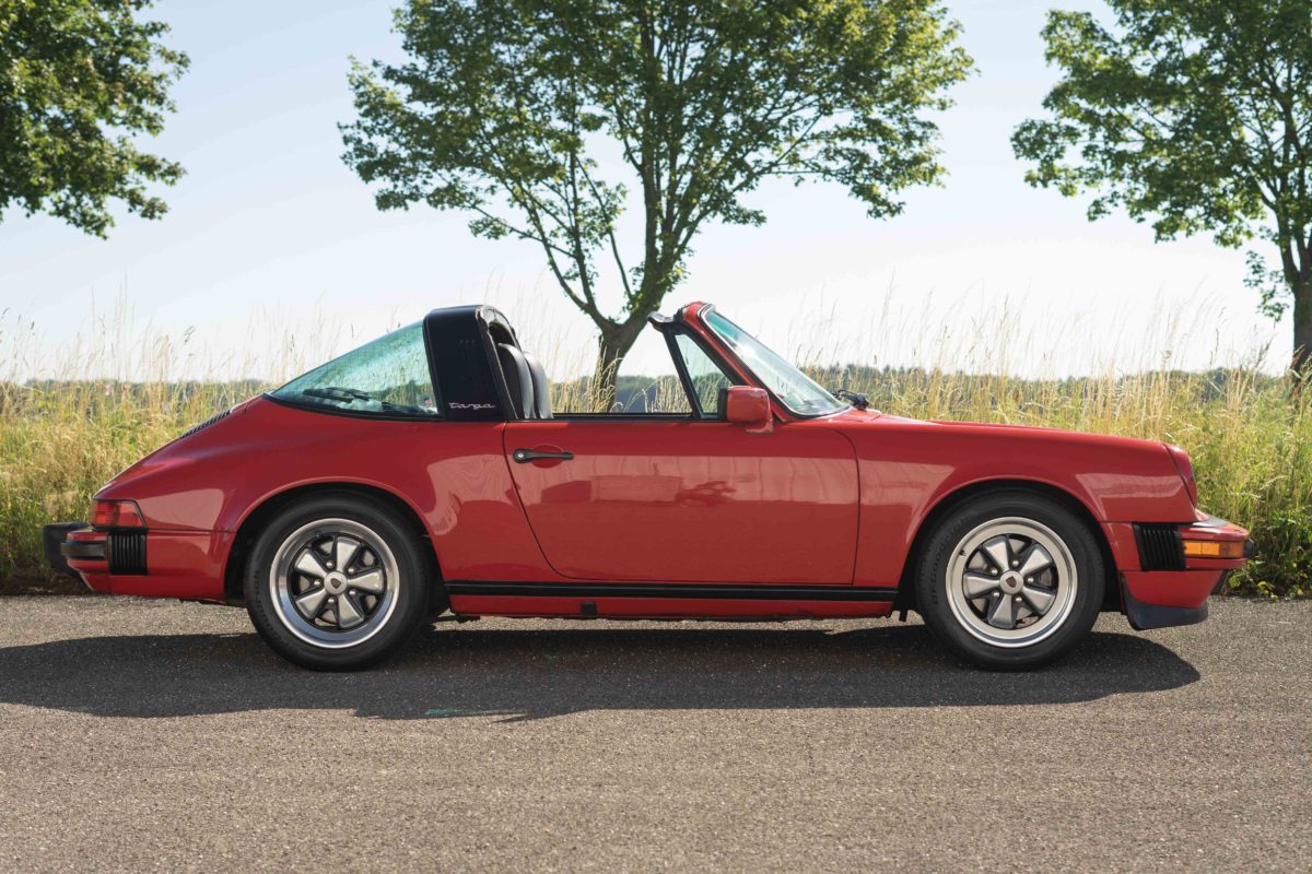 1985 PORSCHE 911 TARGA 3L2 BOITE 915 207CV BVM5