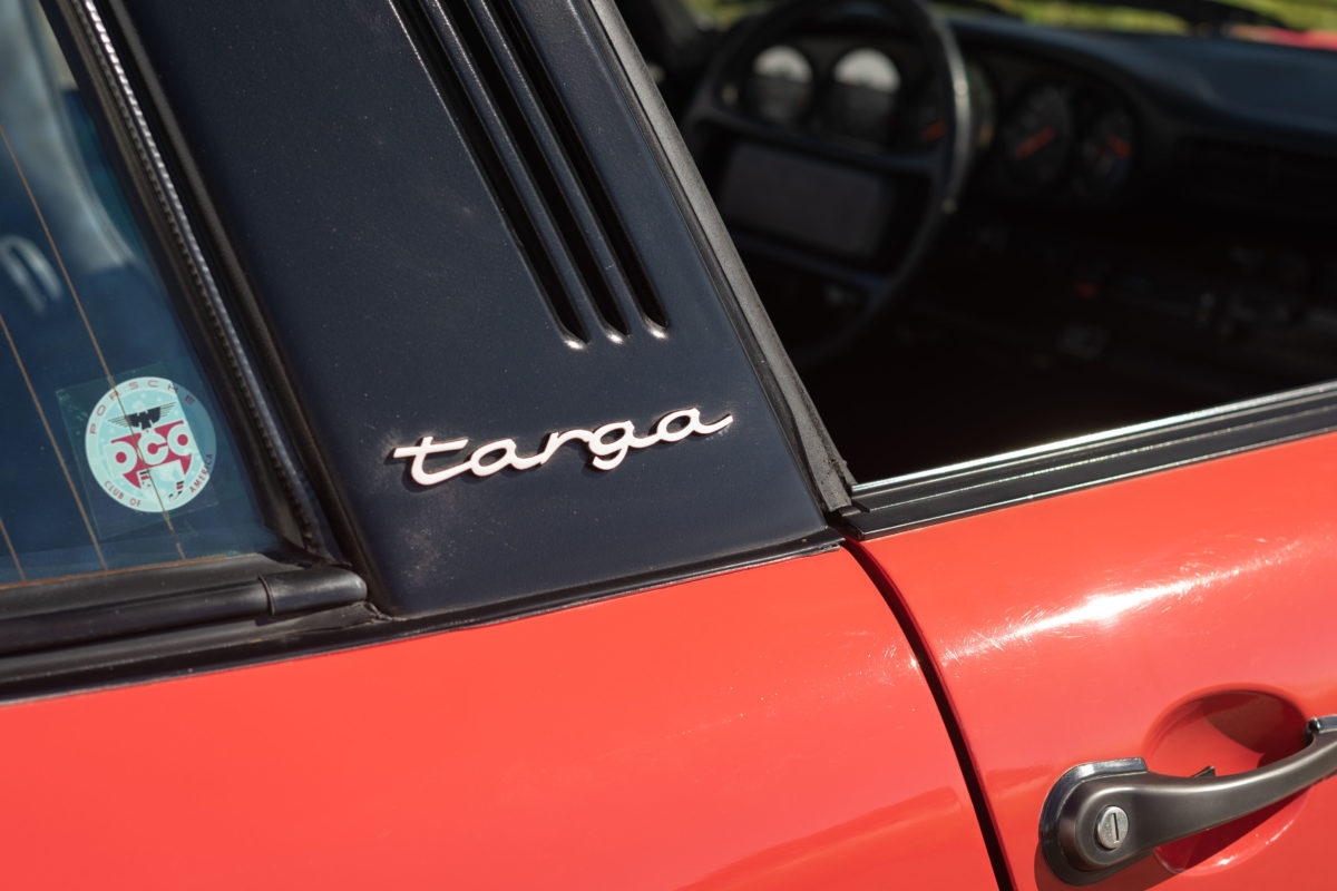 1985 PORSCHE 911 TARGA 3L2 BOITE 915 207CV BVM5