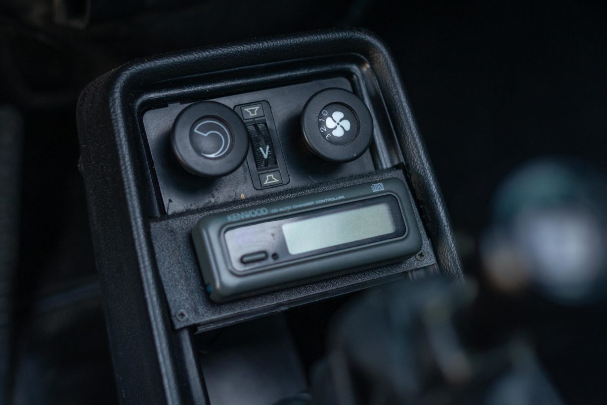 1985 PORSCHE 911 TARGA 3L2 BOITE 915 207CV BVM5