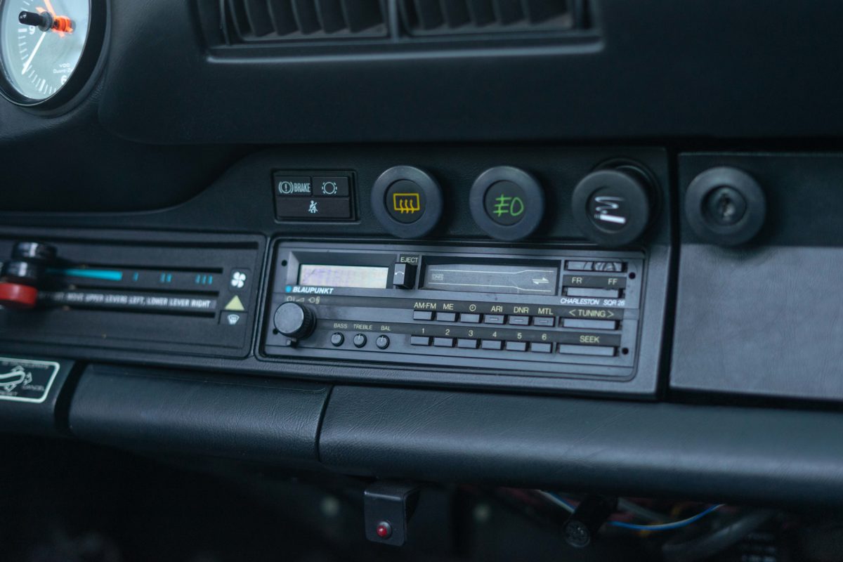 1985 PORSCHE 911 TARGA 3L2 BOITE 915 207CV BVM5