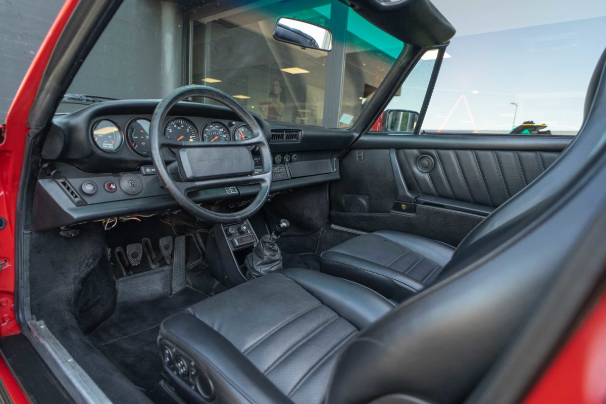 1985 PORSCHE 911 TARGA 3L2 BOITE 915 207CV BVM5