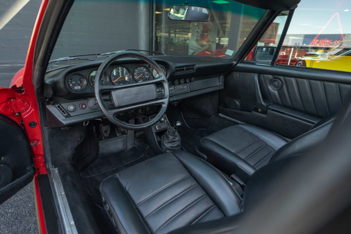 1985 PORSCHE 911 TARGA 3L2 BOITE 915 207CV BVM5