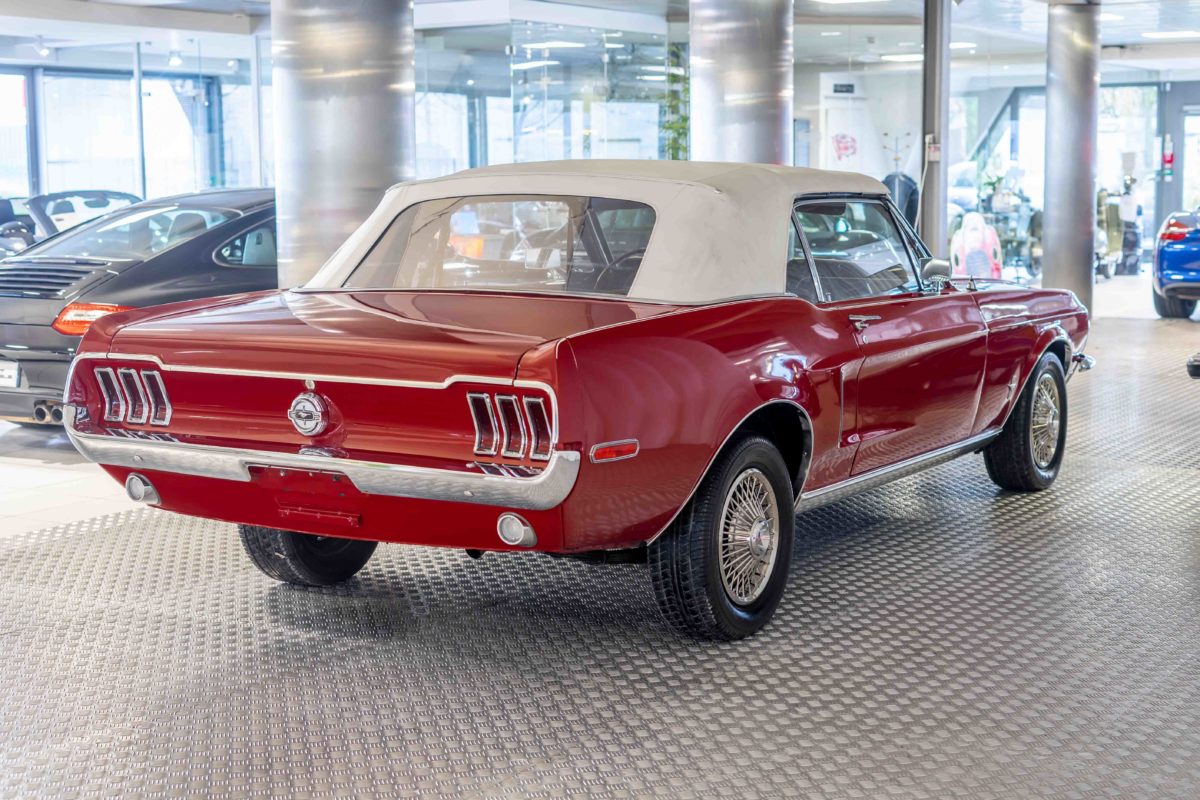 1968 FORD MUSTANG CABRIOLET 200 CI BV MECA