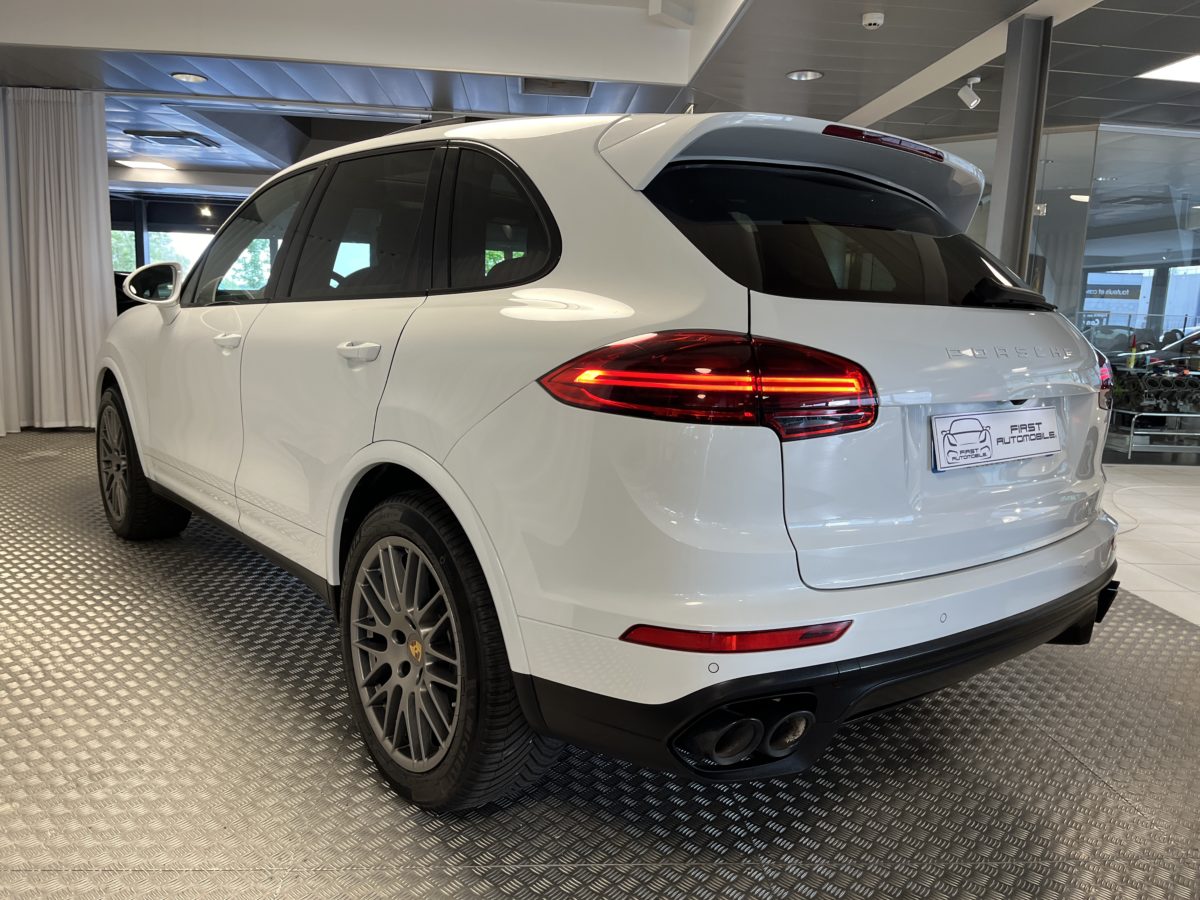 Porsche Cayenne 3.0L 262CH DIESEL PLATINUM EDITION