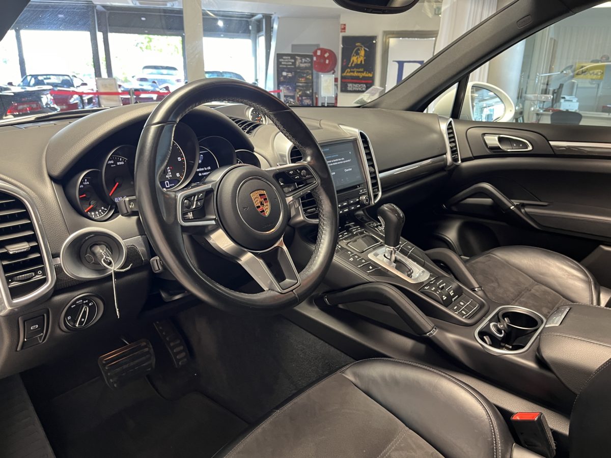 Porsche Cayenne 3.0L 262CH DIESEL PLATINUM EDITION