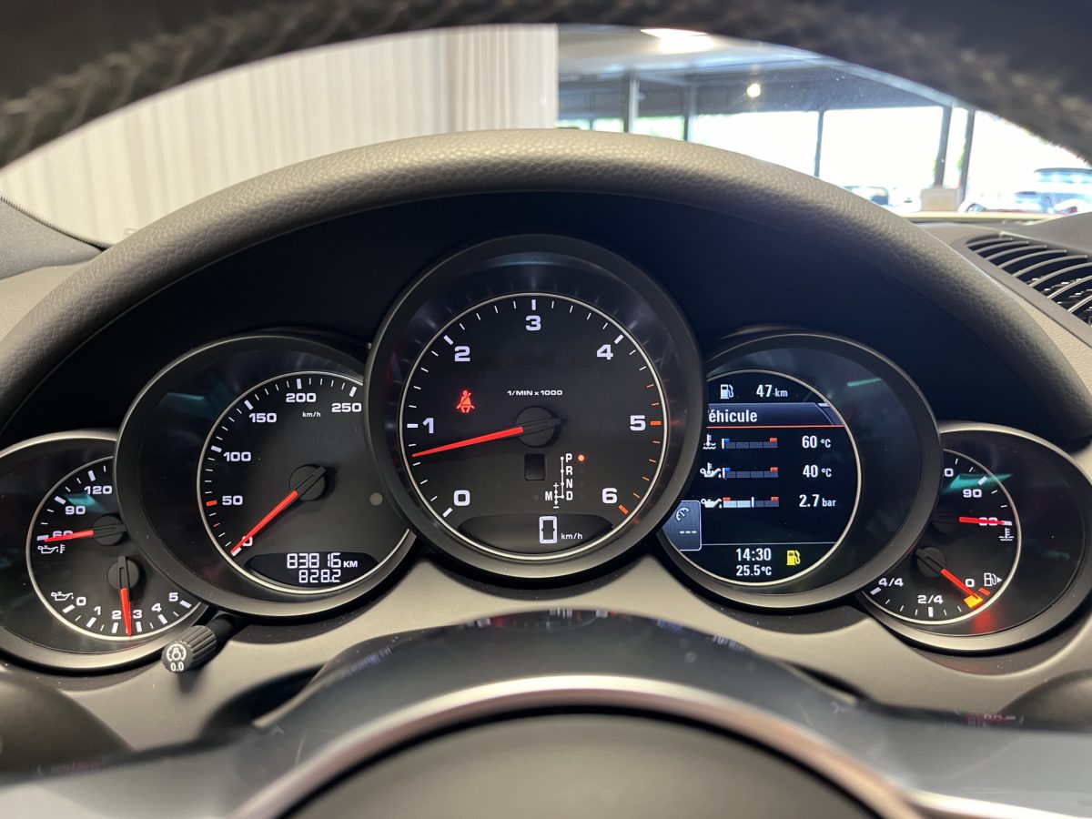 Porsche Cayenne 3.0L 262CH DIESEL PLATINUM EDITION