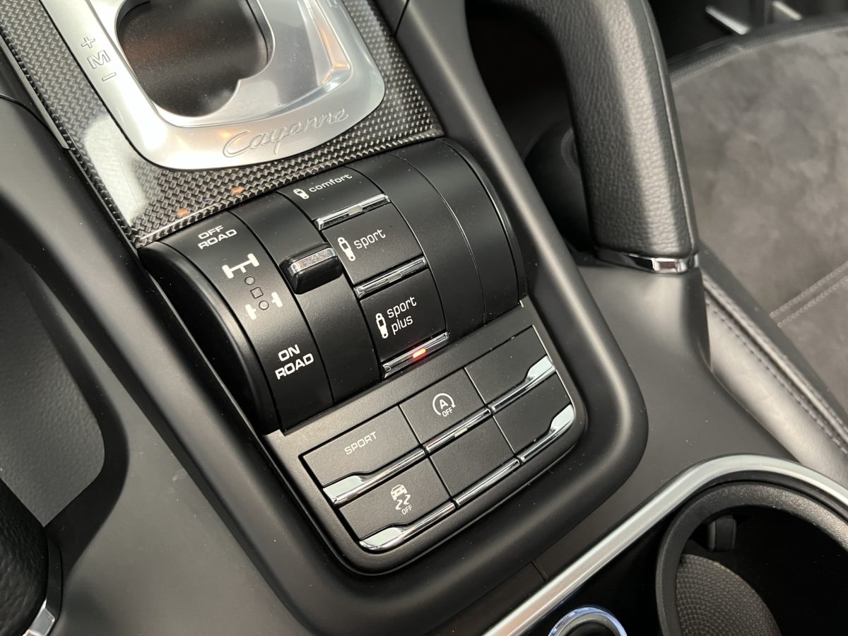 Porsche Cayenne 3.0L 262CH DIESEL PLATINUM EDITION