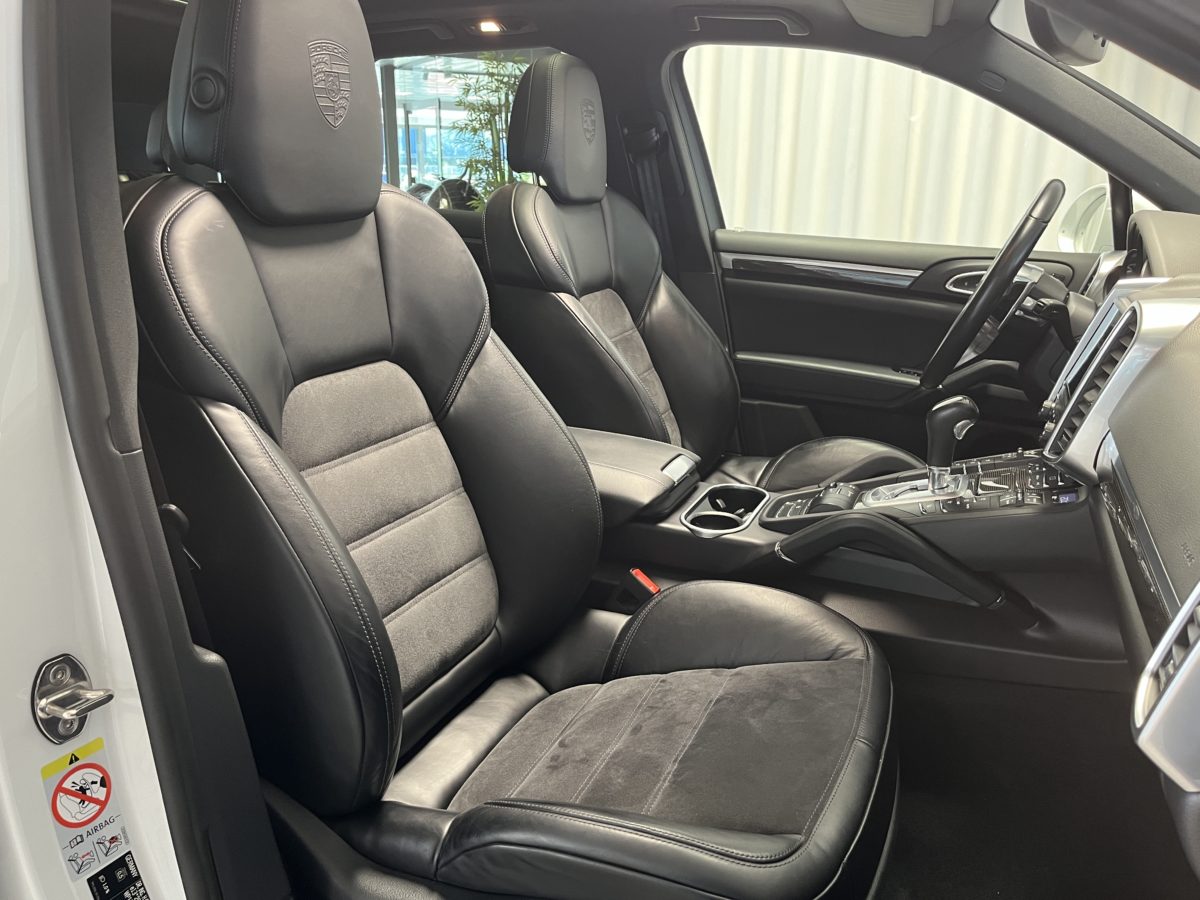 Porsche Cayenne 3.0L 262CH DIESEL PLATINUM EDITION