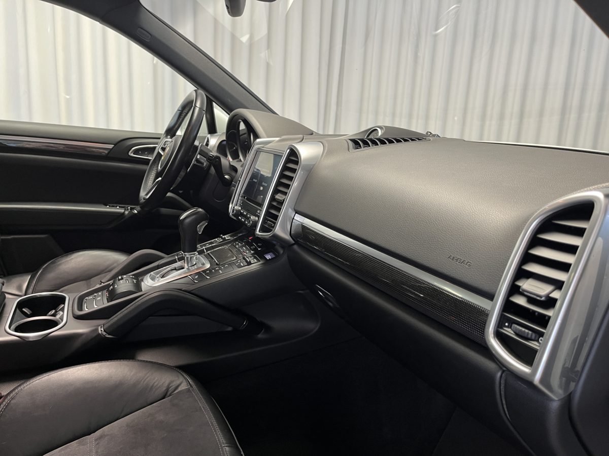 Porsche Cayenne 3.0L 262CH DIESEL PLATINUM EDITION