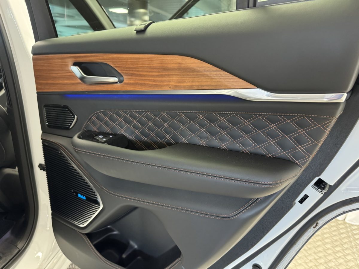 2023 JEEP GRAND CHEROKEE 2.0 T LAUNCH EDITION 380CV 4xe SUMMIT RESERVE