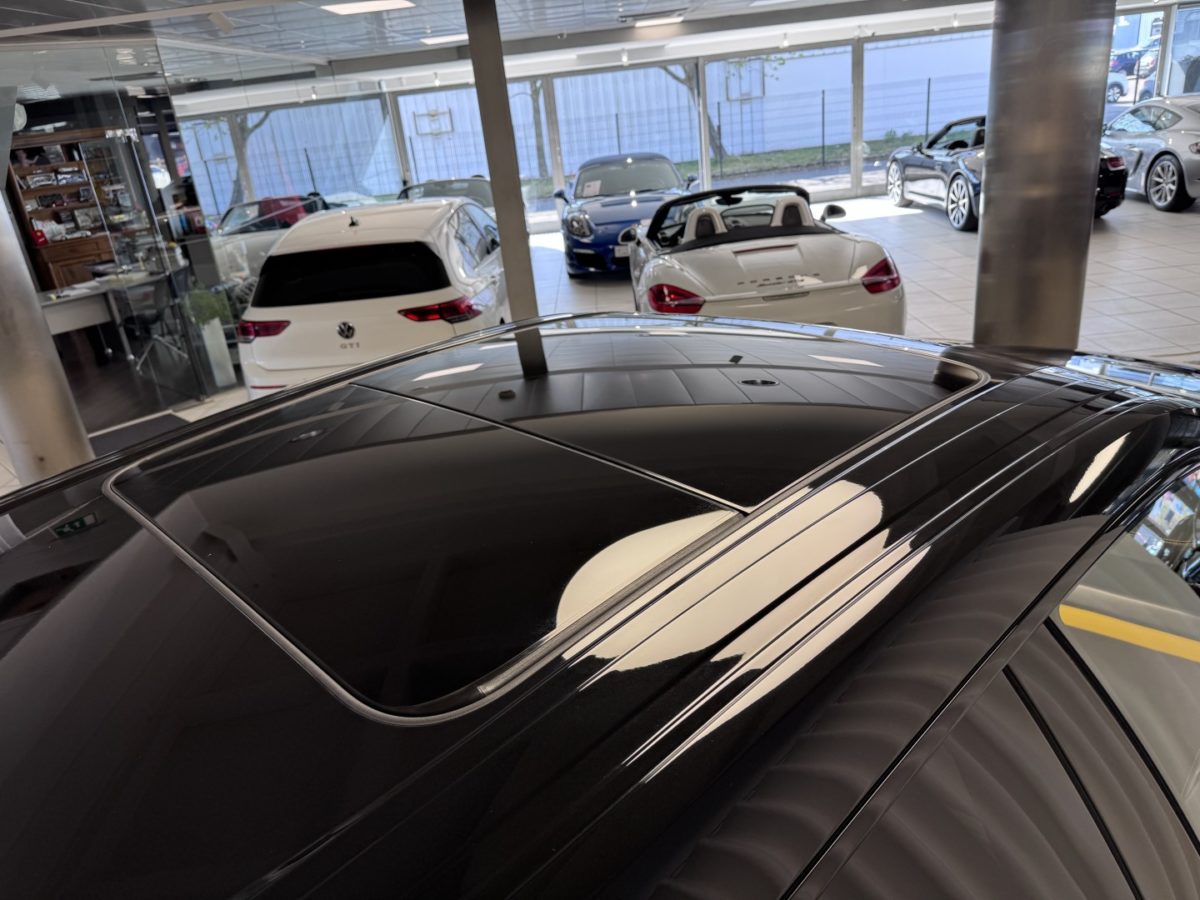 2022 LAMBORGHINI URUS 4L0 V8 650CV BVA8 RACING AKRAPOVIC