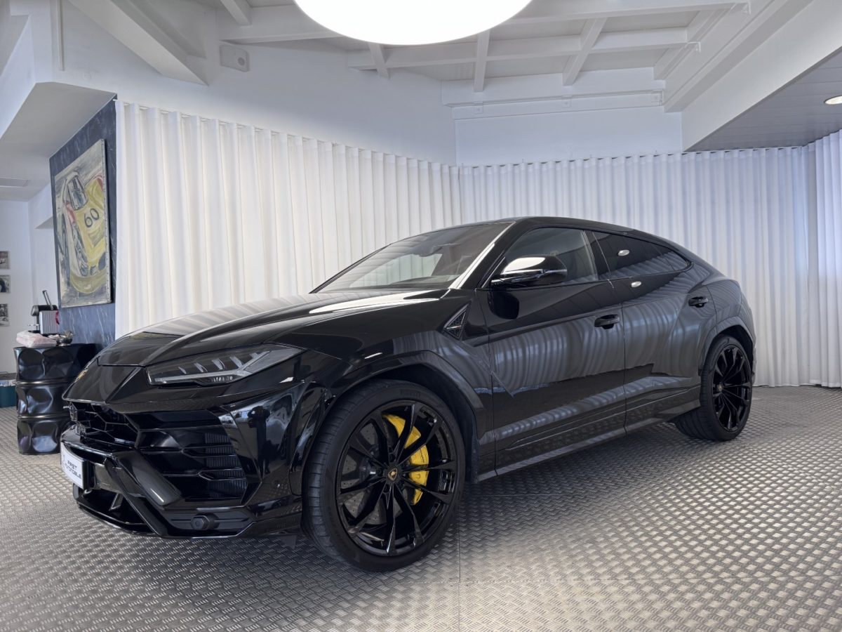 2022 LAMBORGHINI URUS 4L0 V8 650CV BVA8 RACING AKRAPOVIC