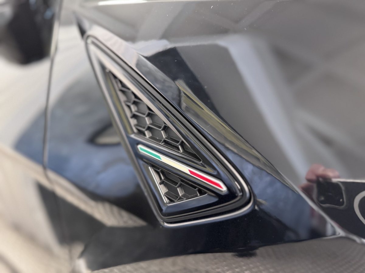 2022 LAMBORGHINI URUS 4L0 V8 650CV BVA8 RACING AKRAPOVIC