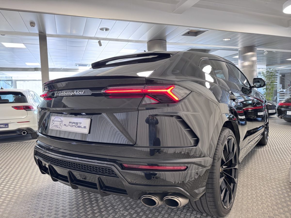 2022 LAMBORGHINI URUS 4L0 V8 650CV BVA8 RACING AKRAPOVIC