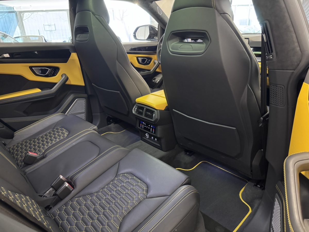 2022 LAMBORGHINI URUS 4L0 V8 650CV BVA8 RACING AKRAPOVIC