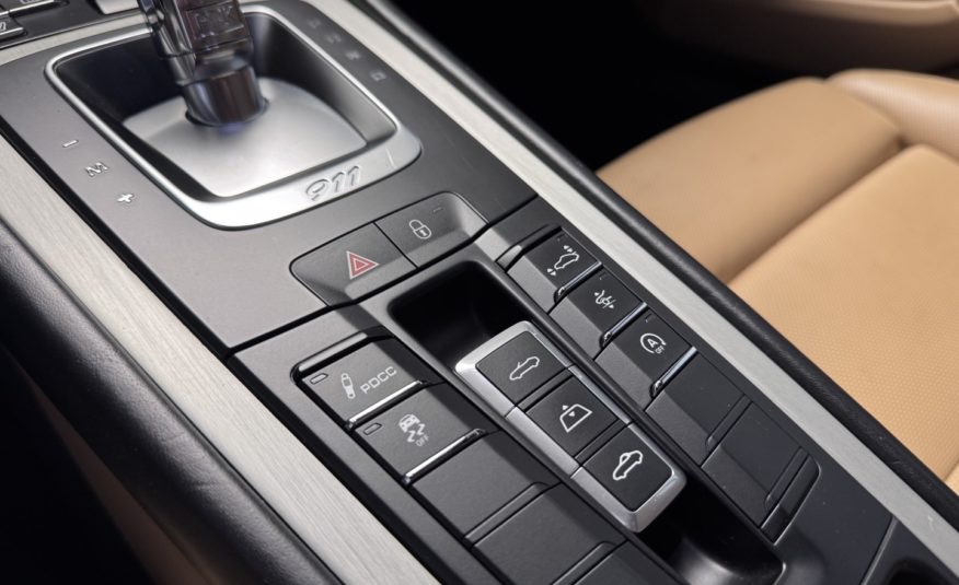 2016 PORSCHE 991 TURBO CABRIOLET PHASE 2 PDK 3.8 Litres 540CV