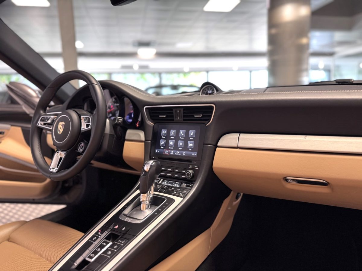 2016 PORSCHE 991 TURBO CABRIOLET PHASE 2 PDK 3.8 Litres 540CV