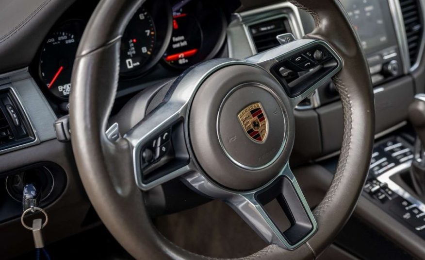 2017 PORSCHE MACAN GTS 3L0 V6 biturbo 360CV PDK