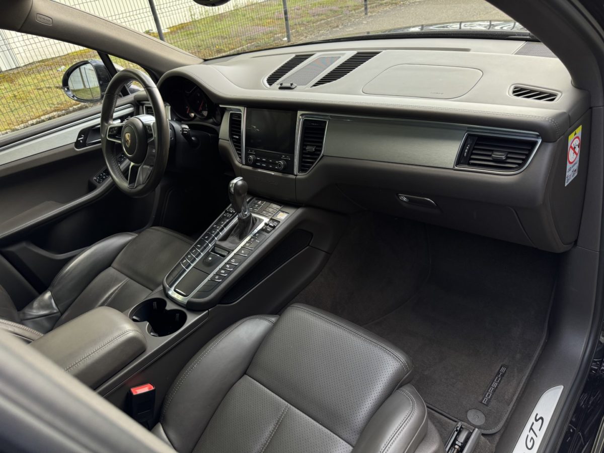 2017 PORSCHE MACAN GTS 3L0 V6 biturbo 360CV PDK