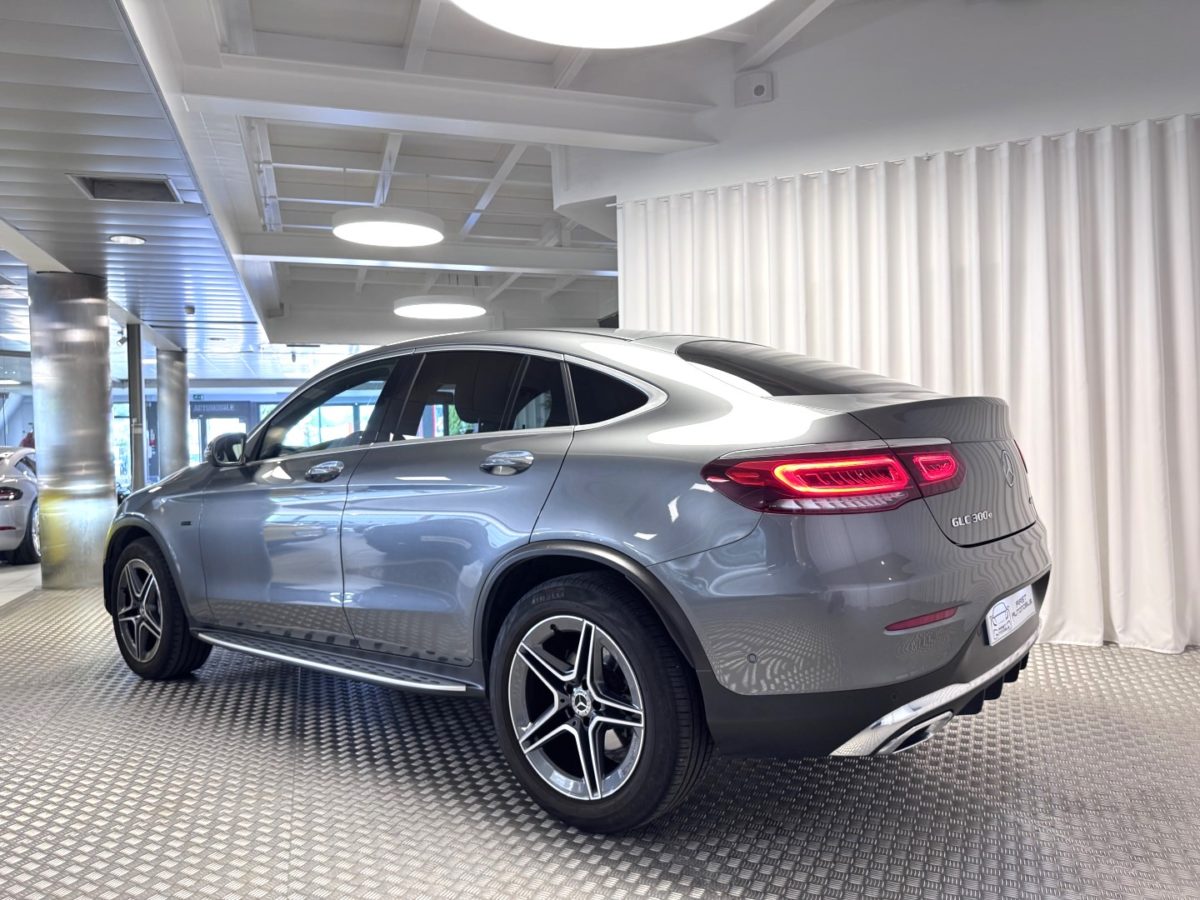 2021 MERCEDES GLC 300E 4MATIC Coupé AMG LINE 9G-Tronic 320CV