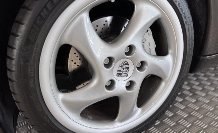 2000 PORSCHE 996 CARRERA 4 3.4 Litres 300CV BV6