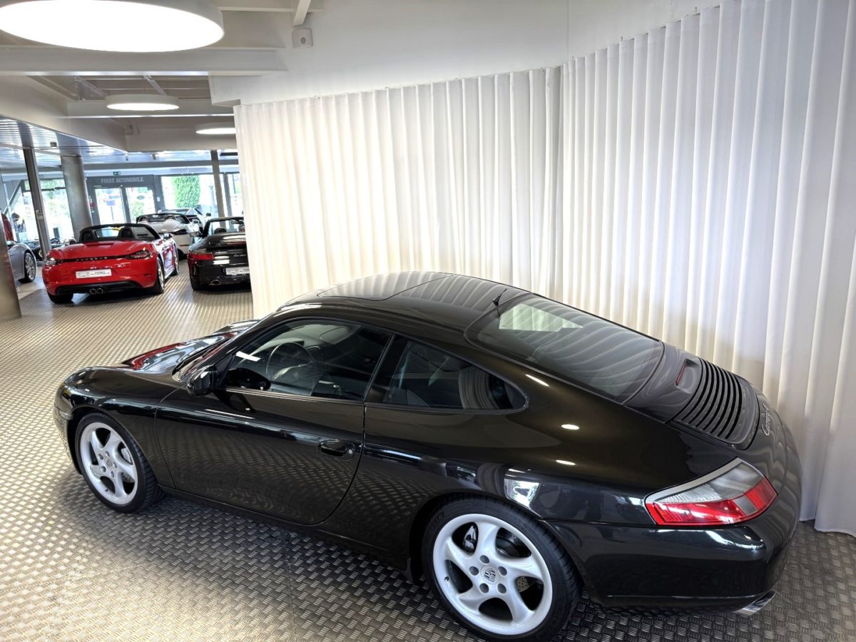 2000 PORSCHE 996 CARRERA 4 3.4 Litres 300CV BV6