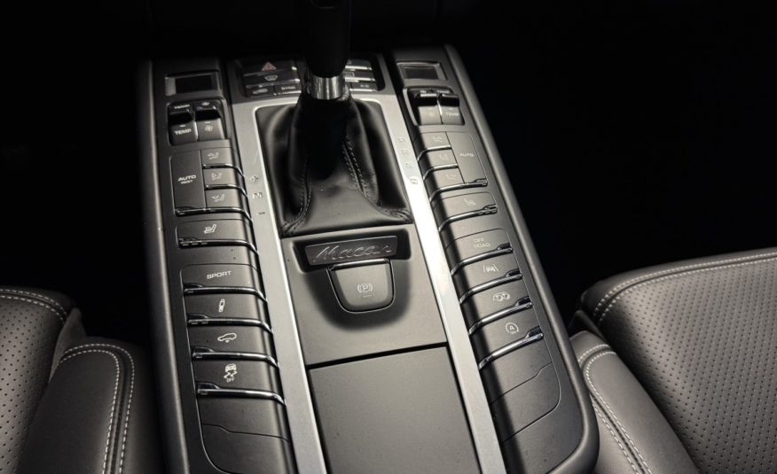 2018 PORSCHE MACAN GTS 3L0 V6 biturbo 360CV PDK