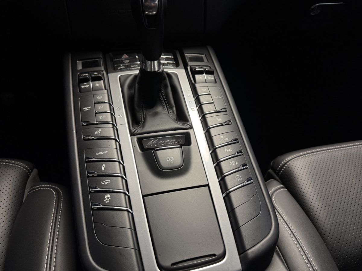 2018 PORSCHE MACAN GTS 3L0 V6 biturbo 360CV PDK