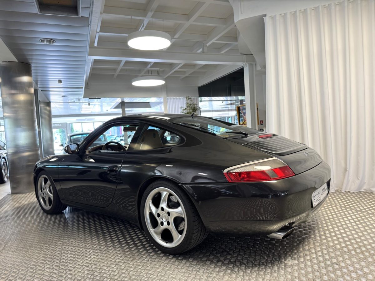 2000 PORSCHE 996 MILLENIUM CARRERA 4 3L4 300CV BV6
