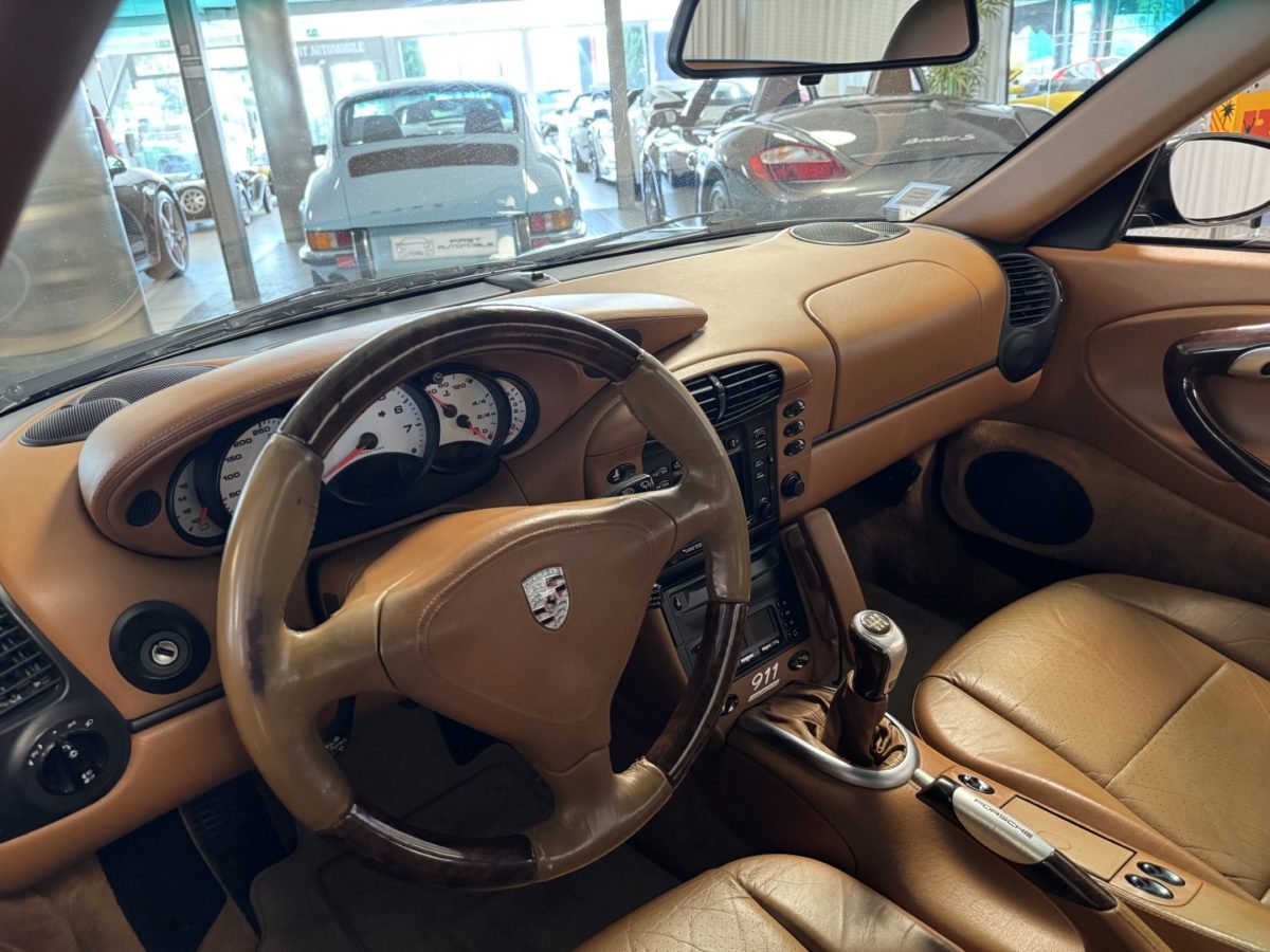 2000 PORSCHE 996 MILLENIUM CARRERA 4 3L4 300CV BV6