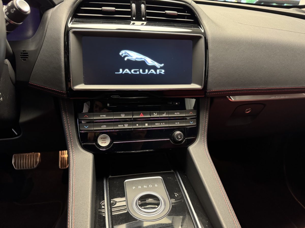 2020 JAGUAR F-PACE 2.0 D 180 CH CHEQUERED FLAG AWD BVA8