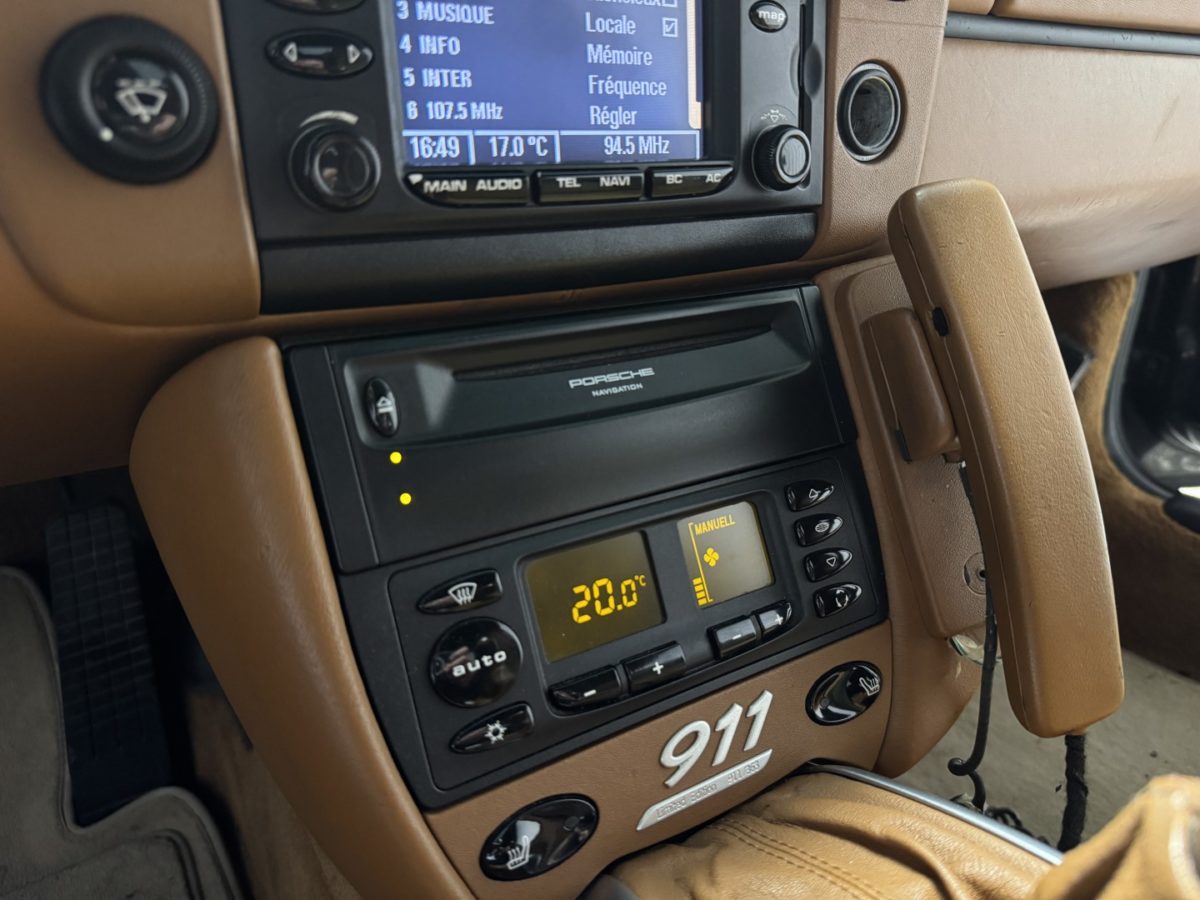 2000 PORSCHE 996 MILLENIUM CARRERA 4 3L4 300CV BV6
