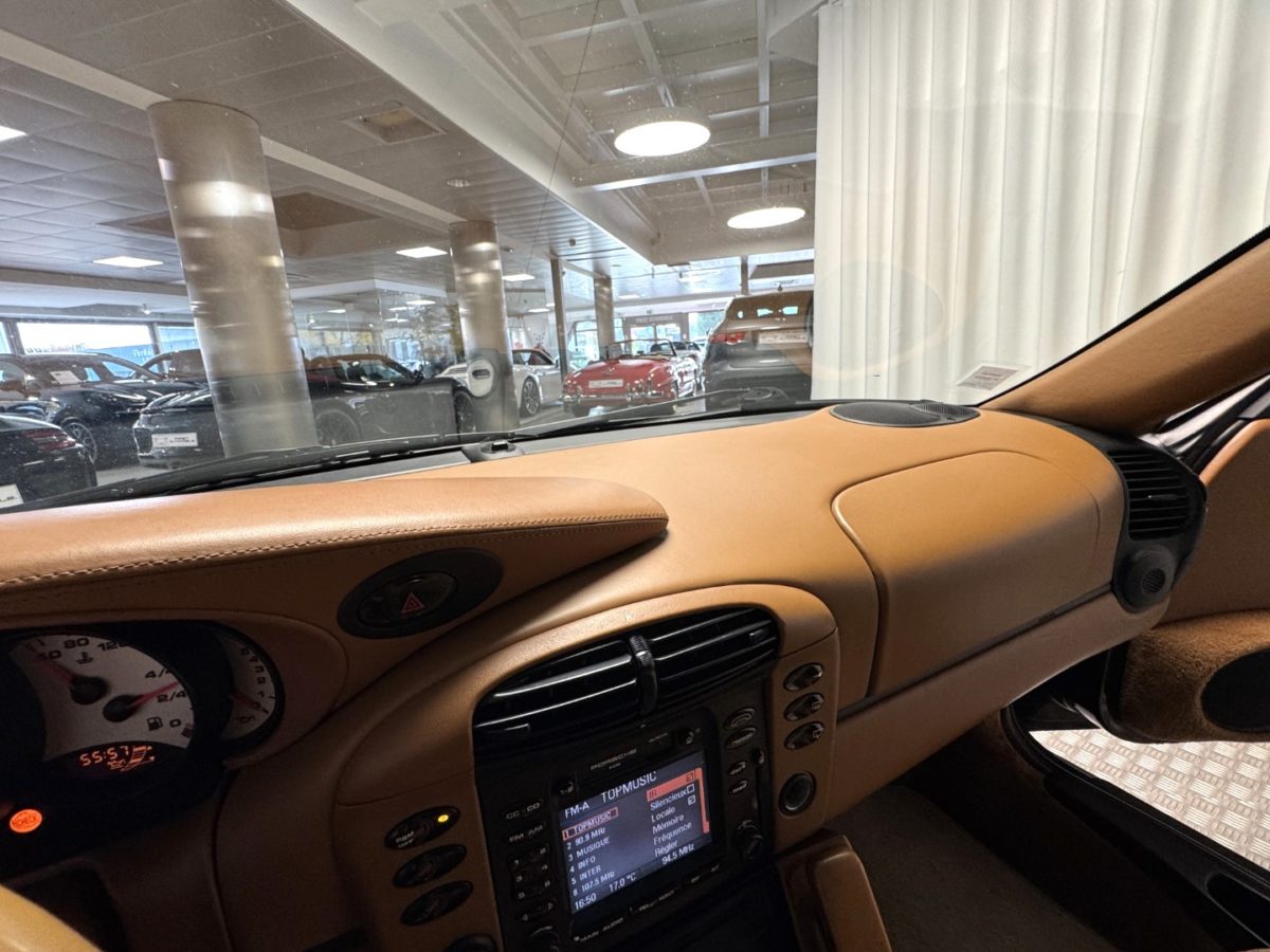 2000 PORSCHE 996 MILLENIUM CARRERA 4 3L4 300CV BV6