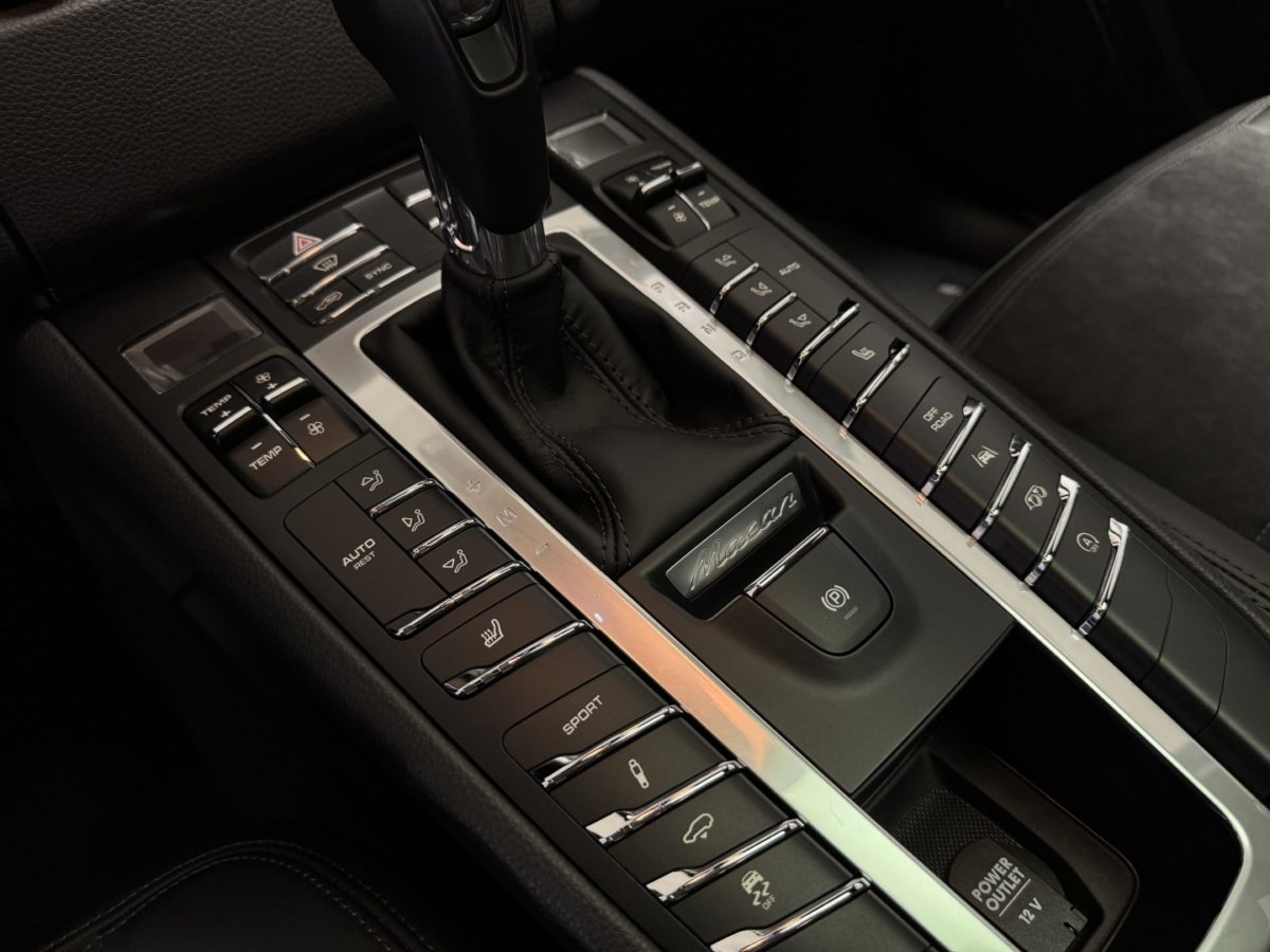 2018 PORSCHE MACAN GTS 3L0 V6 biturbo 360CV PDK