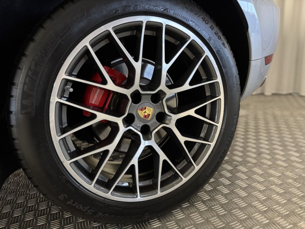 2018 PORSCHE MACAN GTS 3L0 V6 biturbo 360CV PDK