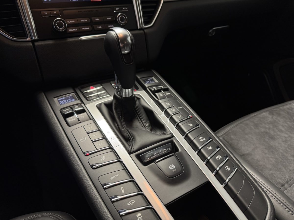 2018 PORSCHE MACAN GTS 3L0 V6 biturbo 360CV PDK