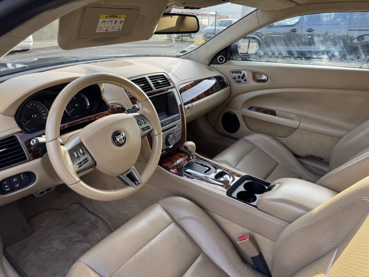 2008 JAGUAR XKR V8 4.2 Litres COUPE 416CV BVA6