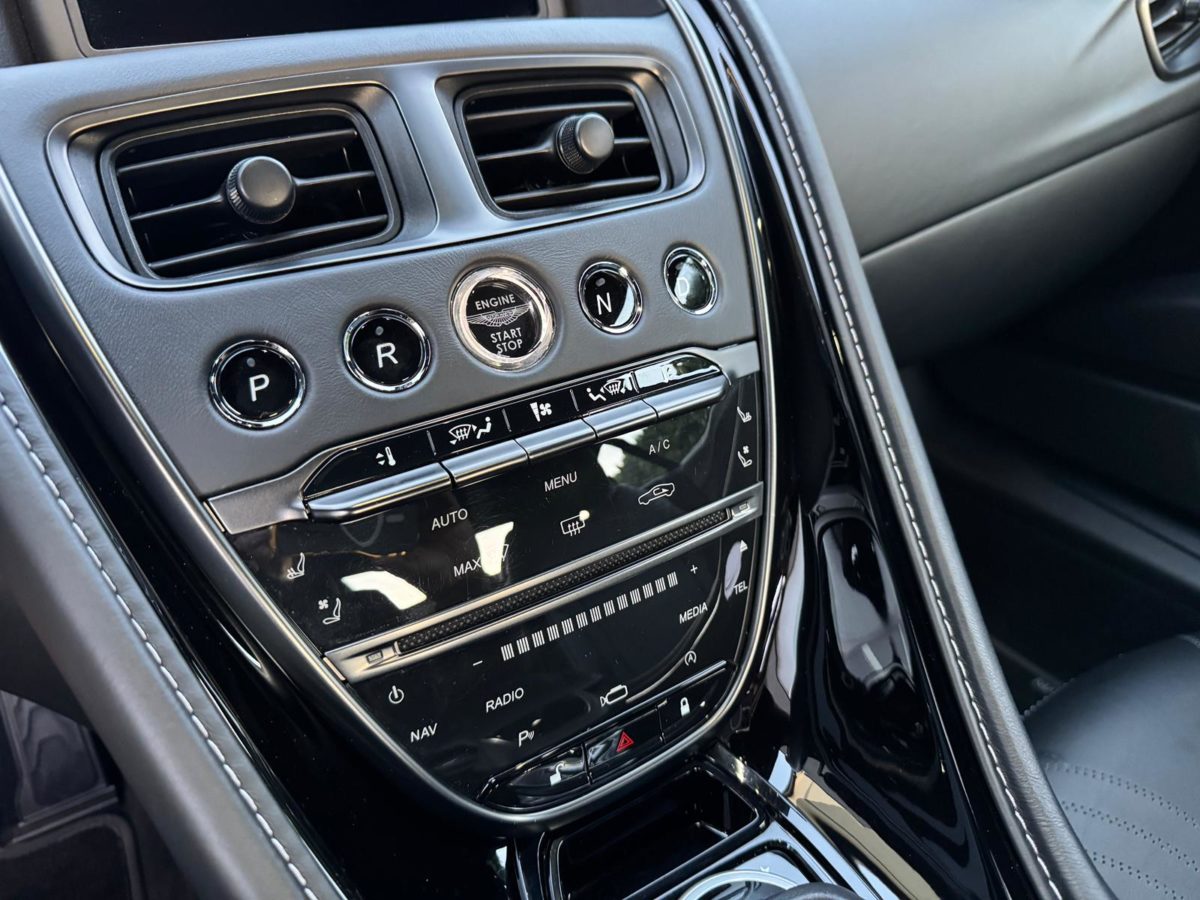 2019 ASTON MARTIN DB11 4L0 COUPE V8 510CV BVA8