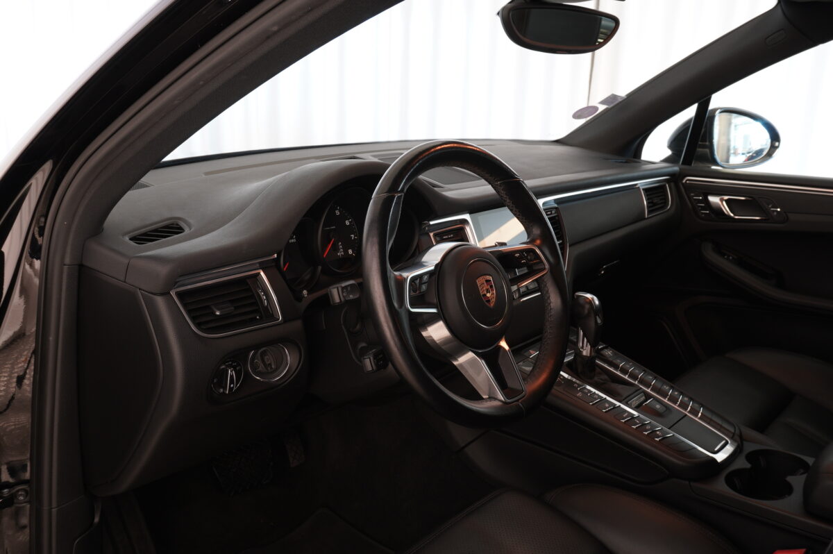 2017 PORSCHE MACAN 2.0 Litres turbo 252CV PDK