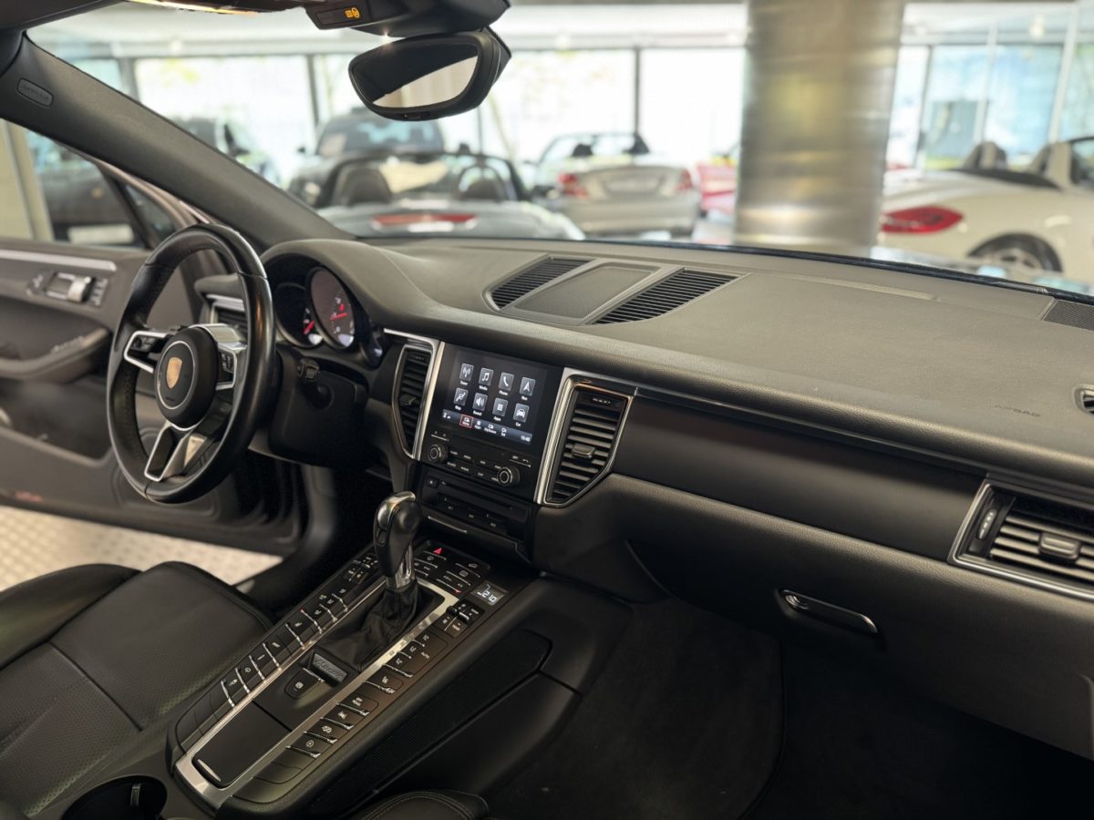 2017 PORSCHE MACAN 2.0 Litres turbo 252CV PDK