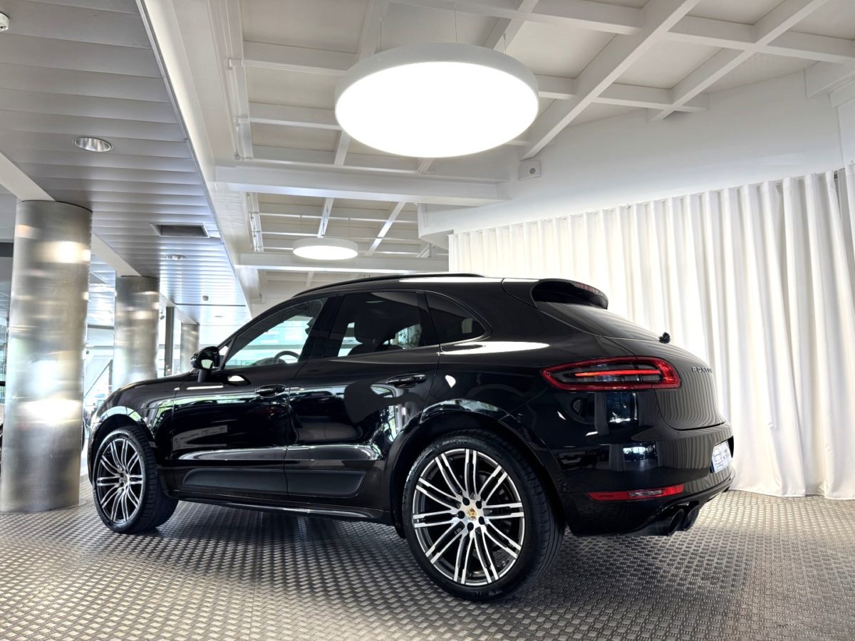 2017 PORSCHE MACAN 2.0 Litres turbo 252CV PDK