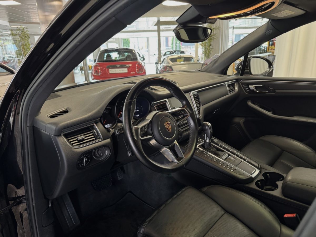 2017 PORSCHE MACAN 2.0 Litres turbo 252CV PDK